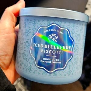 BBW rare Iced Blueberry Biscoti